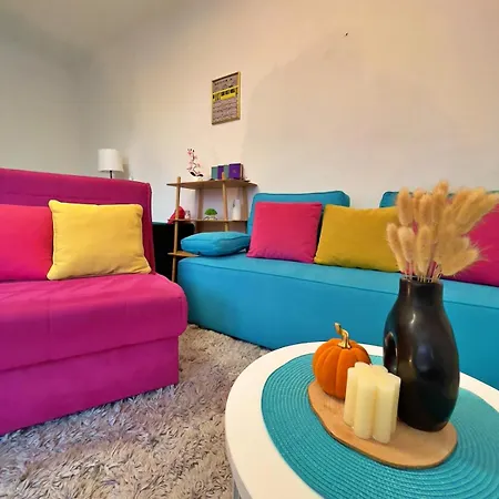 Main Street Apartament *